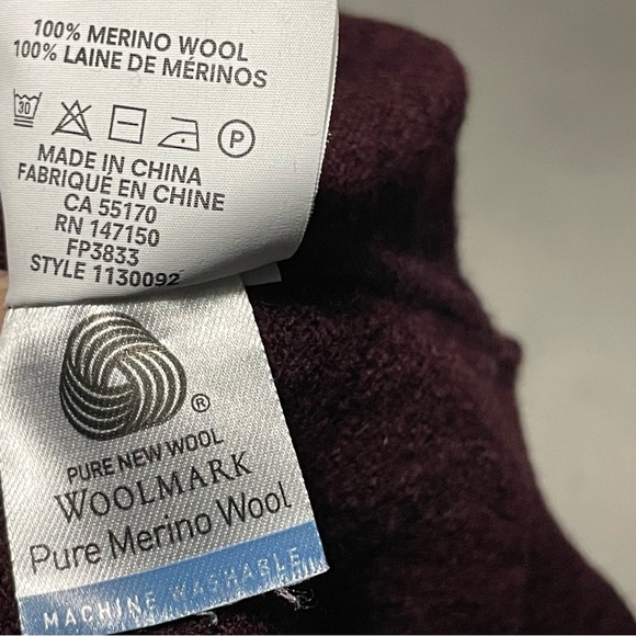 Frank and oak merino wool crewneck size medium in black cherry - Picture 4 of 5